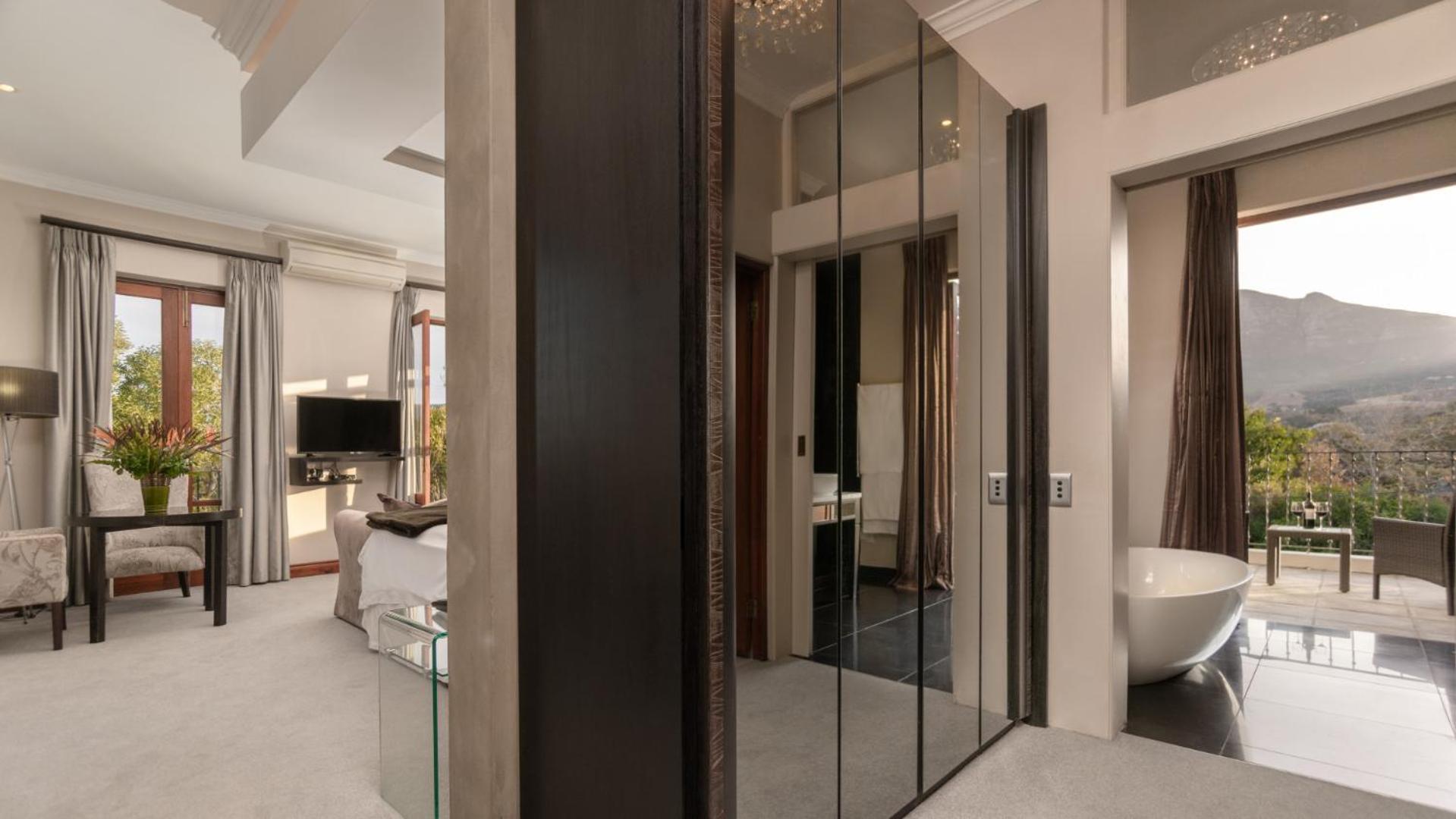 Nova Constantia Boutique Guest house